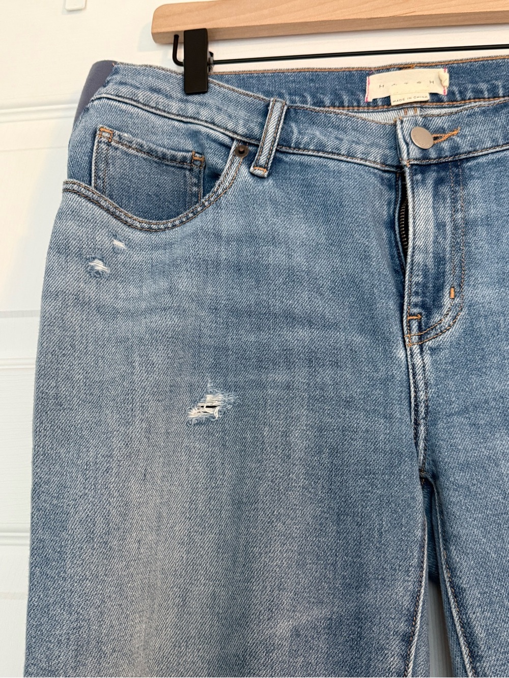 Hatch Distressed Maternity Boyfriend Jean - size 28 - Picture 5 of 8